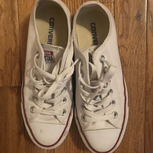 White converse low-top sneaker